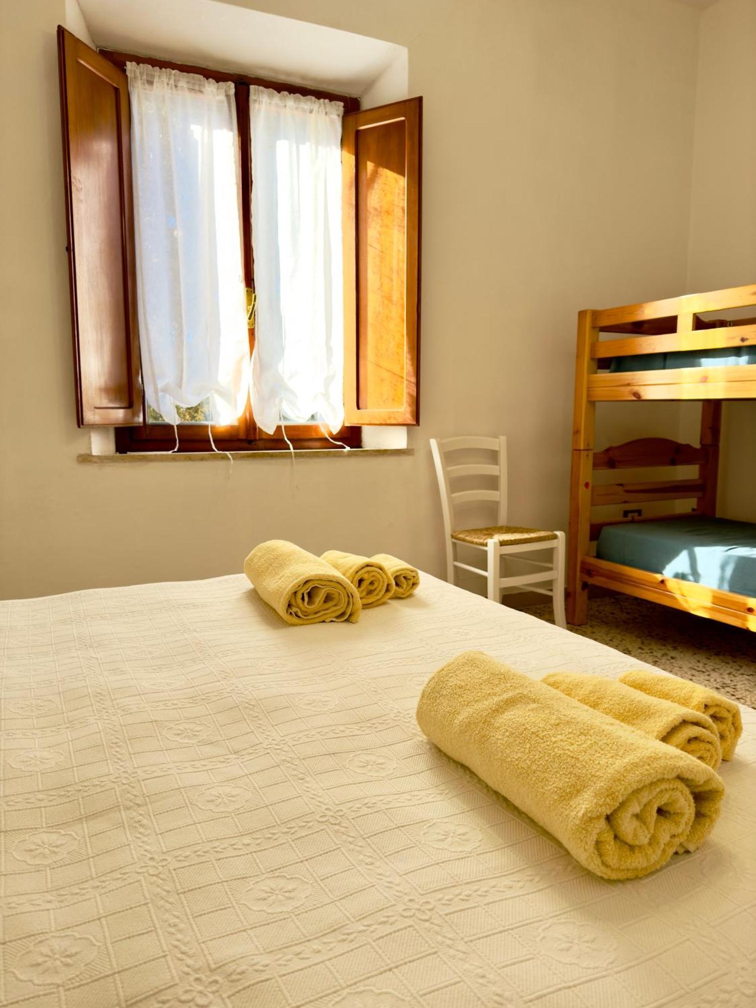 Agriturismo La Ghiraia サンタ・ルーチェ エクステリア 写真
